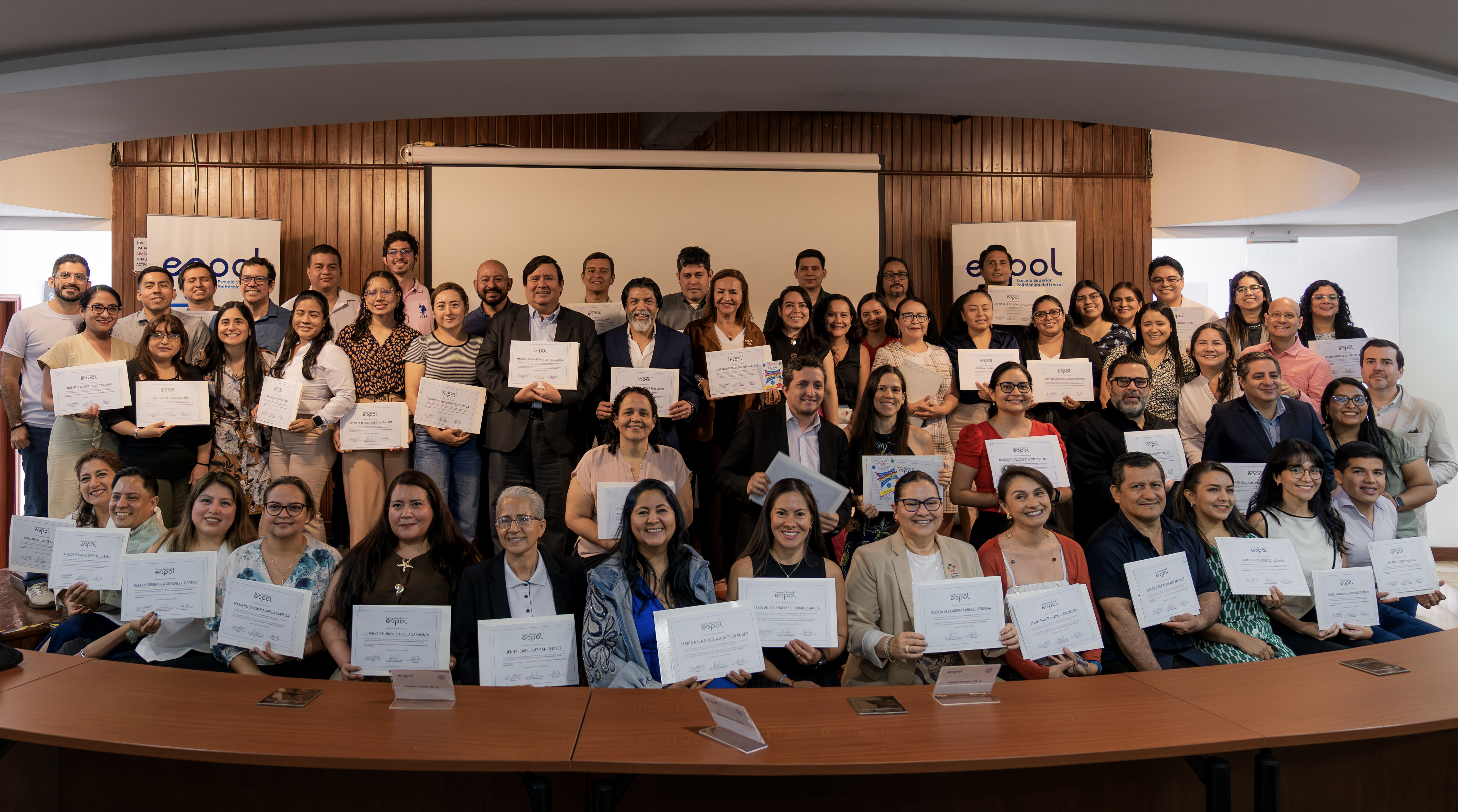 Clausura del curso “Sostenibilidad en la Práctica” y entrega de reconocimientos institucionales en la ESPOL